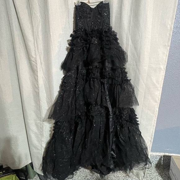 Beautiful NWT Black size 2 Prom Dress! - Picture 2 of 14